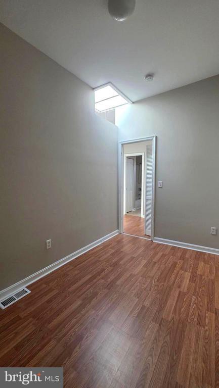 Building Photo - 539 N Luzerne Ave