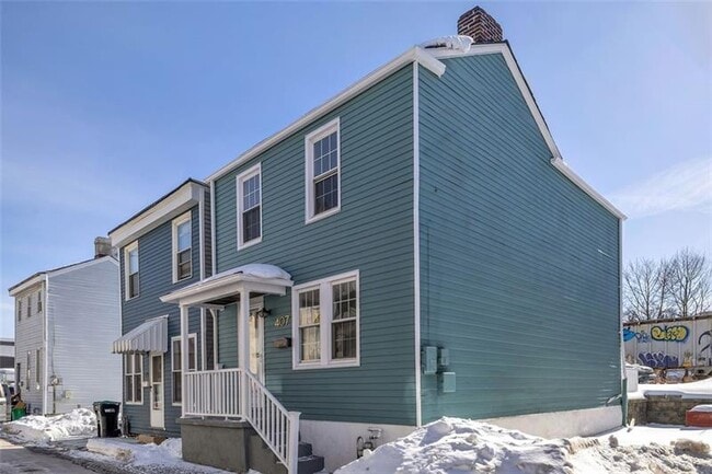 Building Photo - 407 Short Canal St