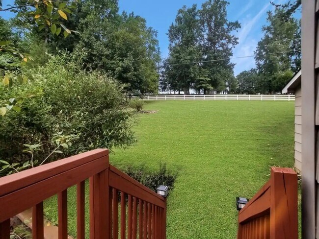 Building Photo - Lakefront Cottage Near Town with Stunning Views