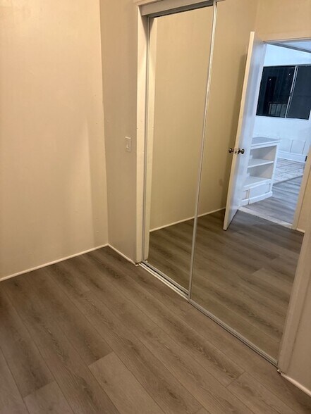 BR 1 - 1819 S Normandie Ave