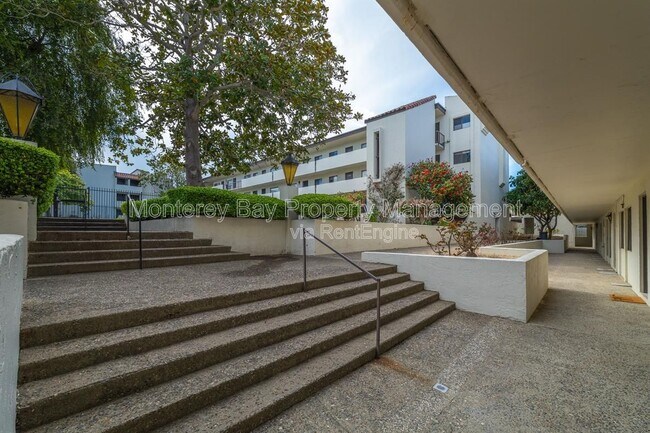 Building Photo - 500 Glenwood Cir