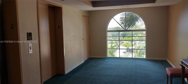 Building Photo - 19501 E Country Club Dr