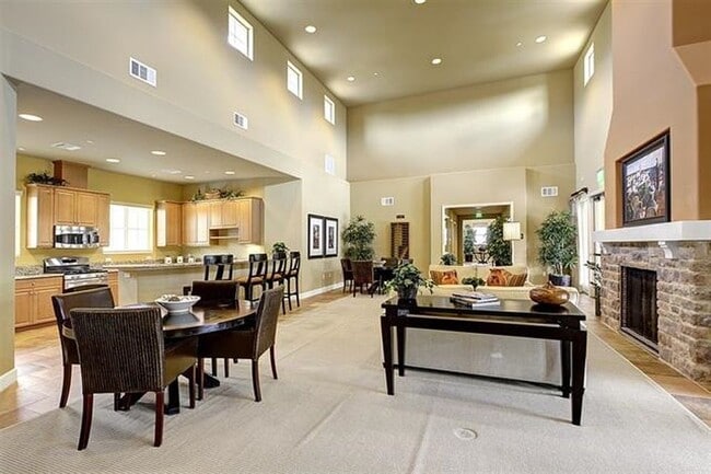 Building Photo - 10648 Village Haven Trail