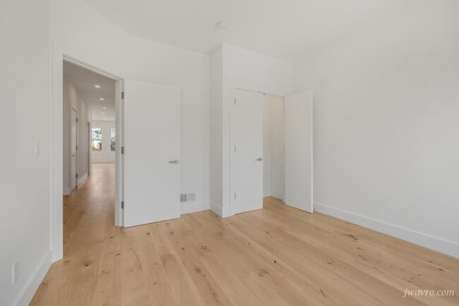 Building Photo - 80 28th St