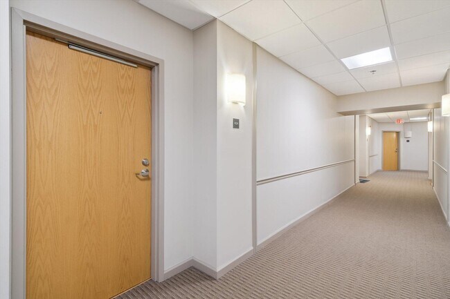 Building Photo - 111 N Ashley St