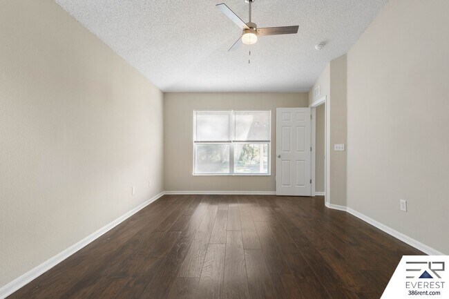 Building Photo - SPACIOUS 3/2/2 IN POPULAR PINE GROVE