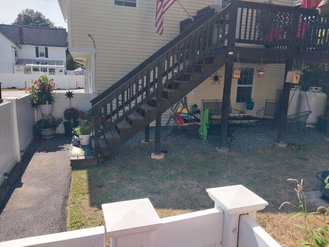 Building Photo - 20 Church St