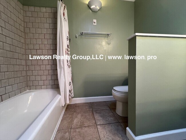 Building Photo - Charming Grandin Court House with Detached Garage and In Law Suite