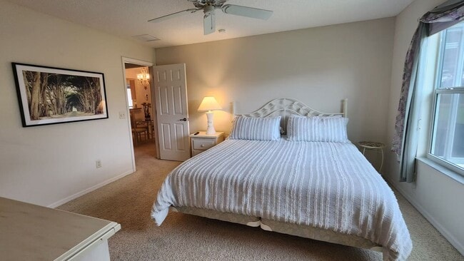 Building Photo - 916 Eastmont Ct