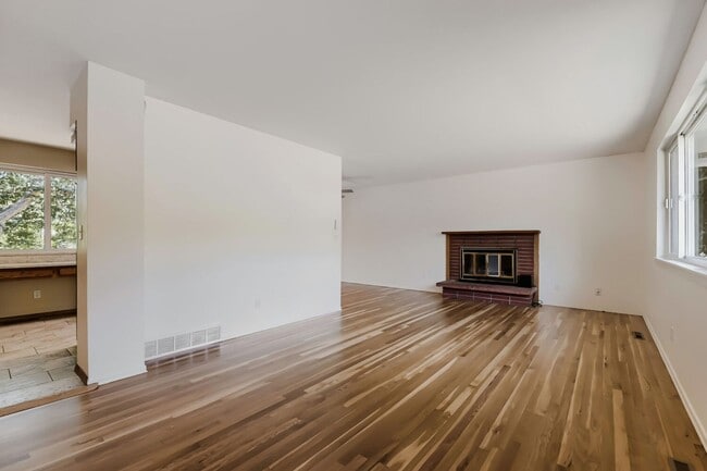 Building Photo - 1290 Judson Dr