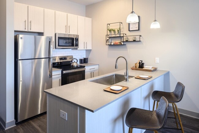 Kitchen and Appliances - RiverHaus