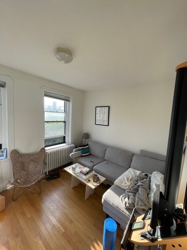 Building Photo - 15 Revere St