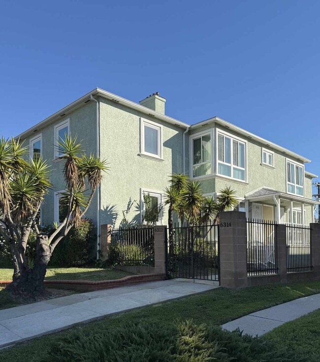Building Photo - 6312 Overhill Dr