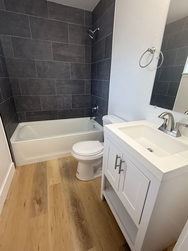 Building Photo - BRANDY NEW REMODEL