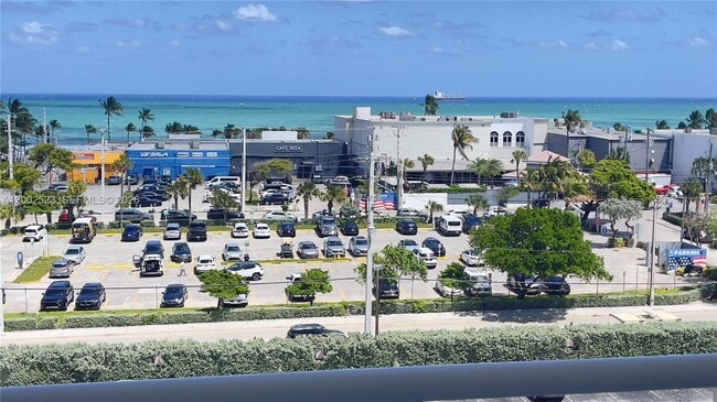 Building Photo - 200 S Birch Rd