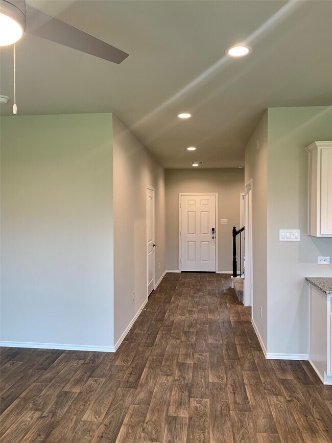 Building Photo - 4227 Isoletta Ct