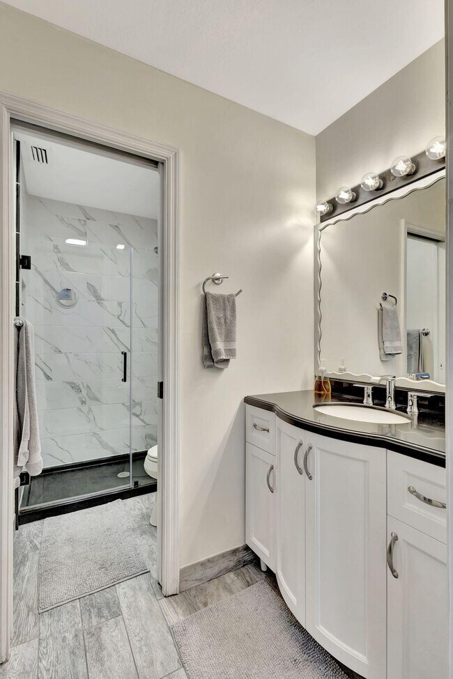 Building Photo - 4693 Lucerne Lakes Blvd E