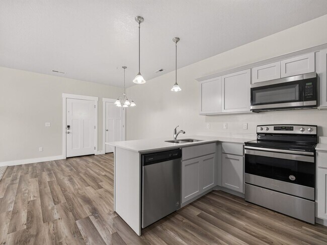 Building Photo - Spacious 3 Bed, 2 Bath Condo in The Exchange – Lehi, UT