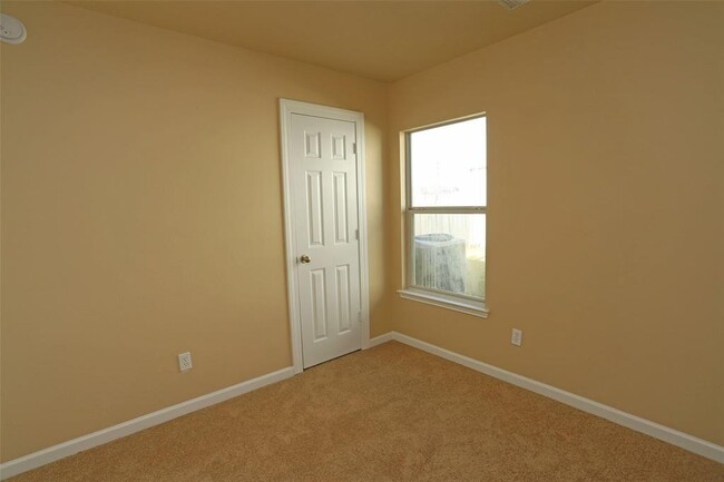 Building Photo - 18106 Sorrell Oaks Ln