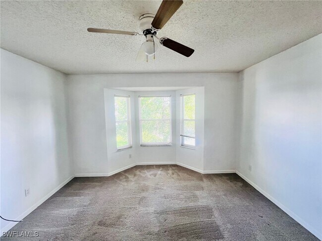 Building Photo - 955 New Waterford Dr