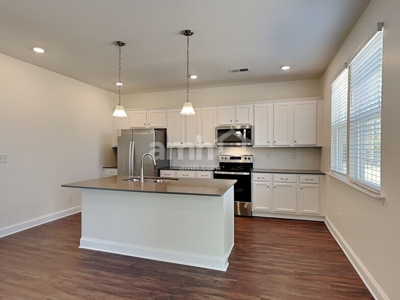 Building Photo - 625 Rivermist Dr