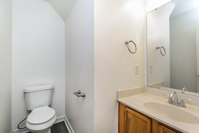 Building Photo - 1833 Cagney St