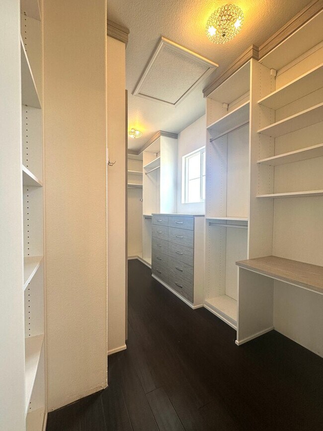 Building Photo - 2369 Fernwood Ln