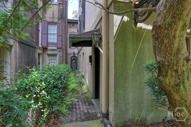 Primary Photo - 216 E Gaston St