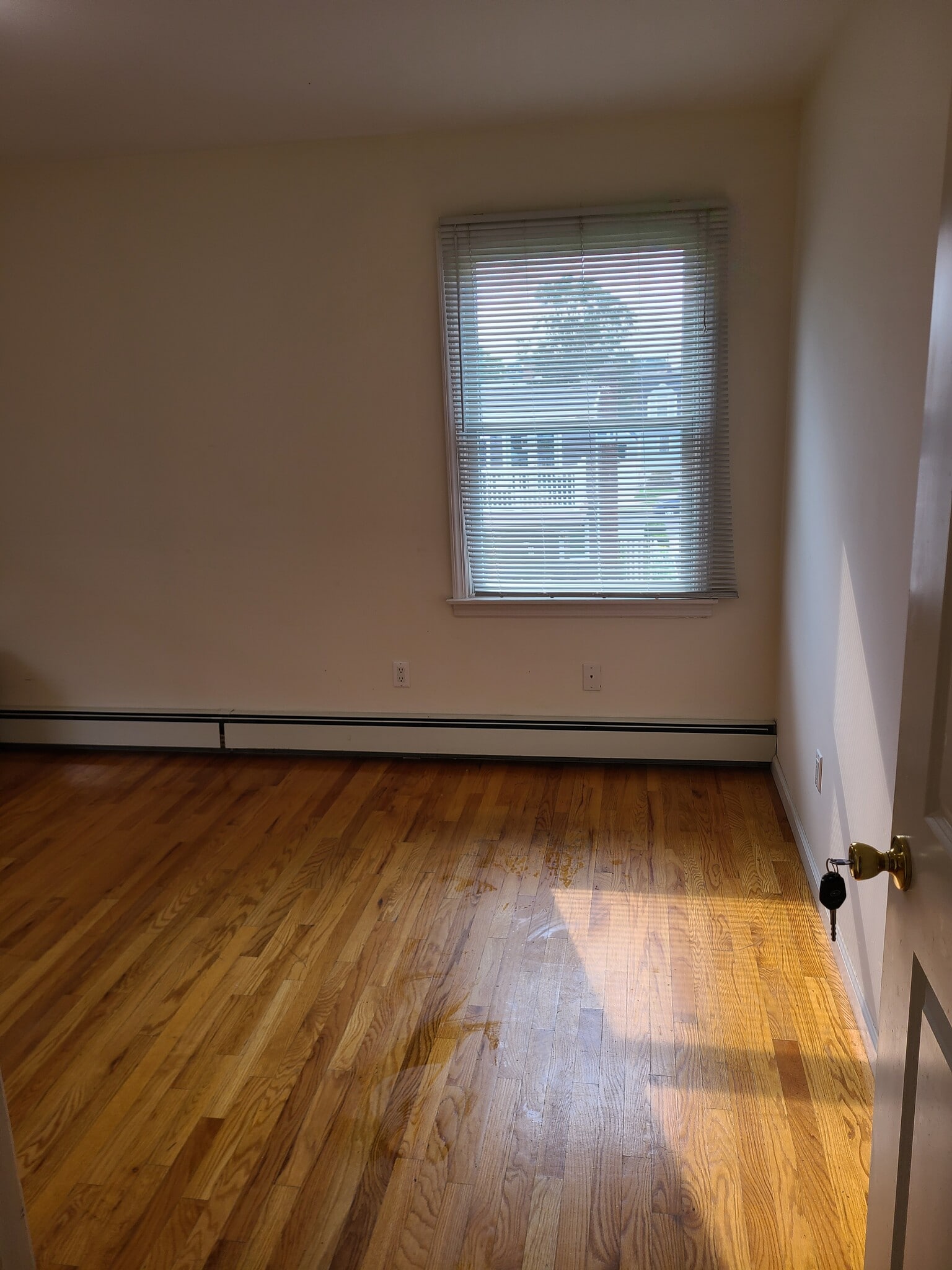 Building Photo - 372 Litchfield Ave