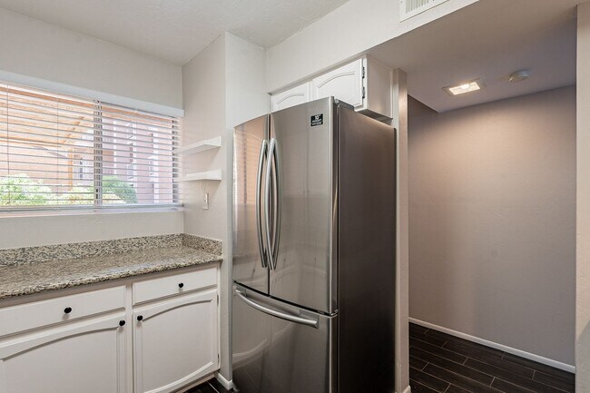 Building Photo - Two Bedrooms in Old Town Scottsdale - Available November 5, 2025!