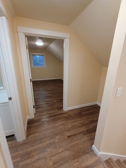 Building Photo - 642 Weed Ave