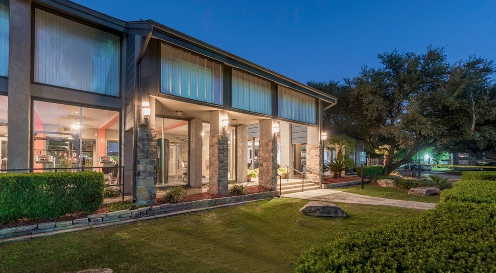 We Have the Modern Design You're Looking For - The Palms at 8800