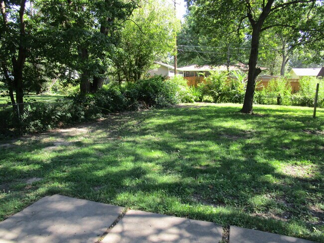 Building Photo - 1509 E 18th St