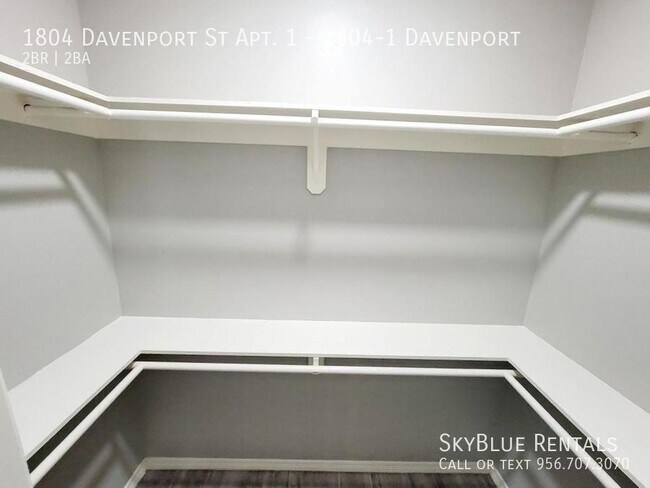 Building Photo - 1804 Davenport St