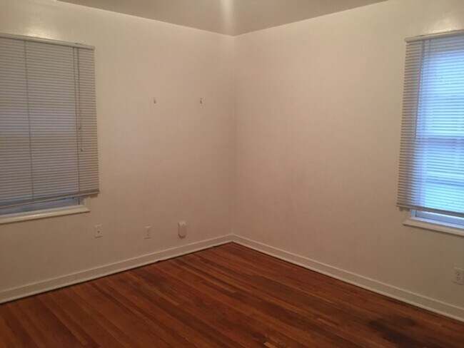 Building Photo - 1300 E Duplex