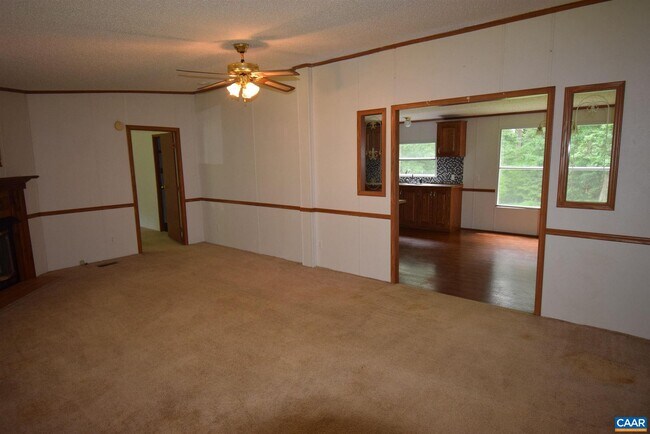 Building Photo - 289 Community House Rd