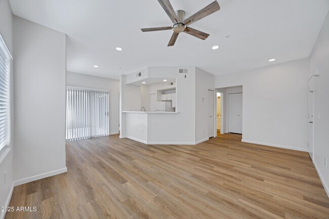 Building Photo - 13700 N Fountain Hills Blvd