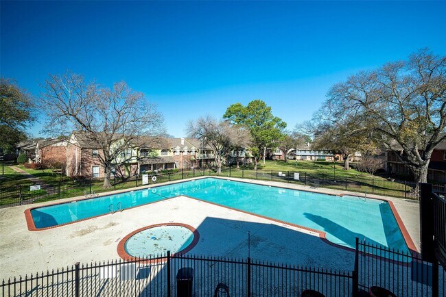 Building Photo - 2352 Triway Ln