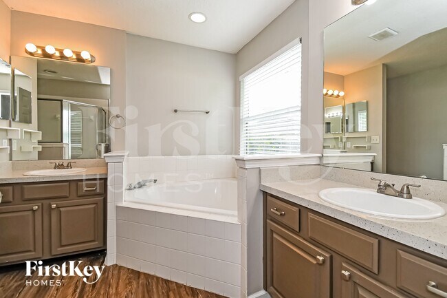 Building Photo - 8006 Welbeck Ln