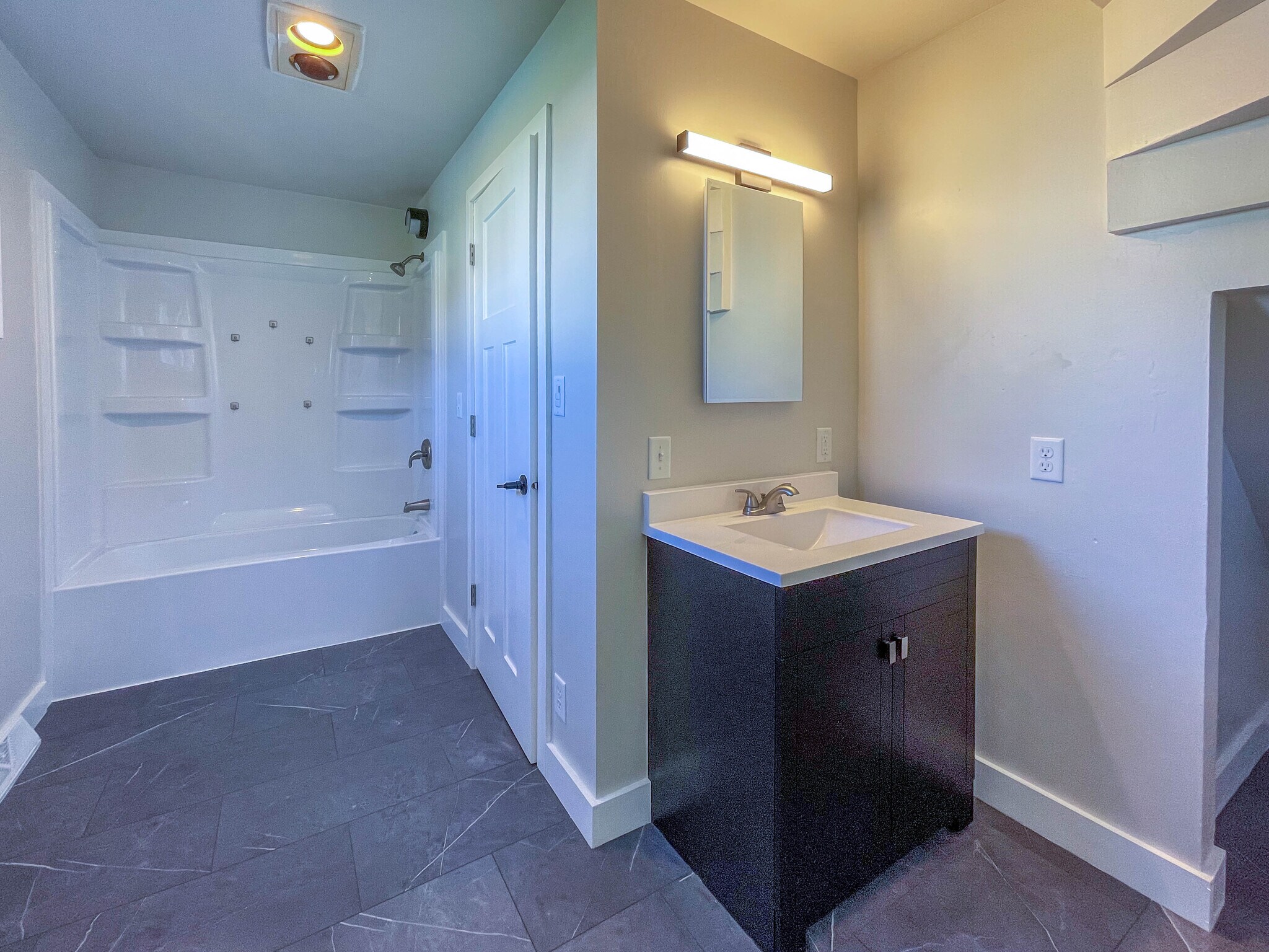 Building Photo - 13 Gilbert St