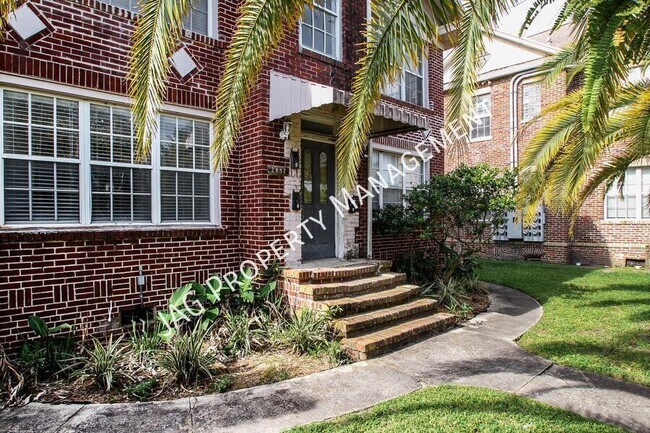 Building Photo - 2892 College St