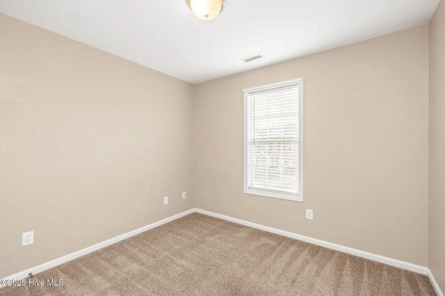 Building Photo - 114 Lincoln Pl Cir