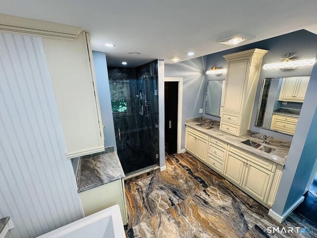 Building Photo - 7 Joanne Ln