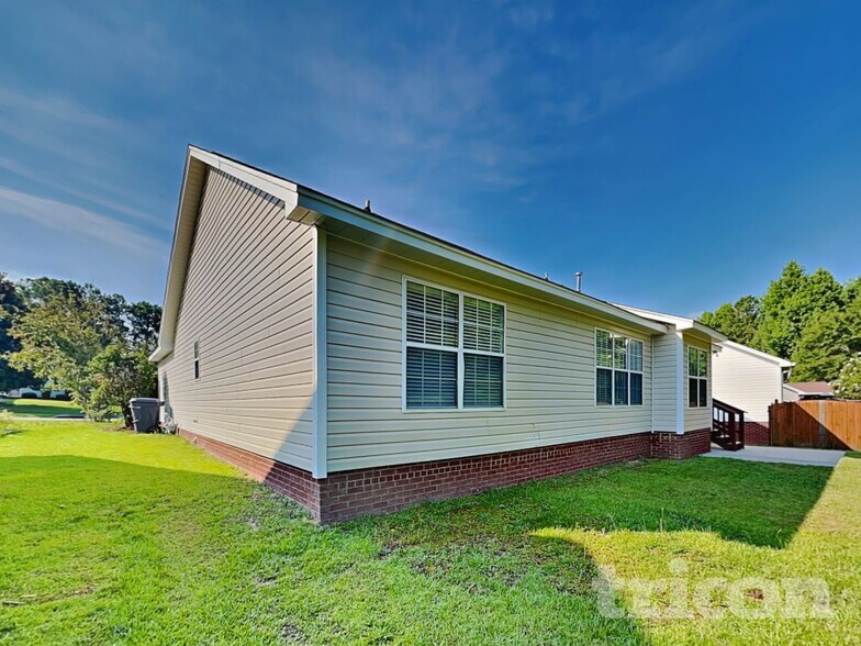 Building Photo - 714 Gibson Forest Dr