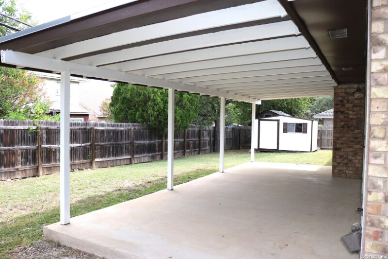 Building Photo - 13811 Brook Hollow Blvd