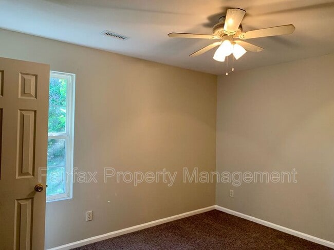 Building Photo - 1807 Fidelity Dr