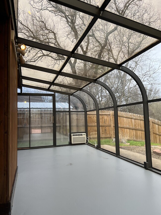 Building Photo - 116 Meadow Lark