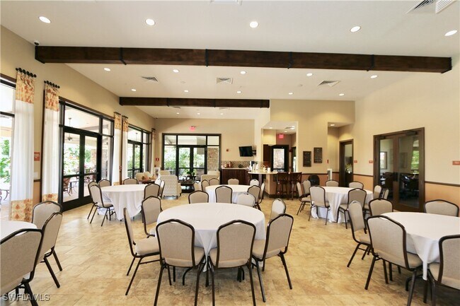 Building Photo - 8437 Rosa Ct