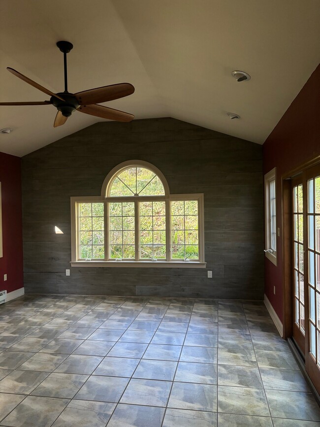 Building Photo - 3302 Heritage Dr