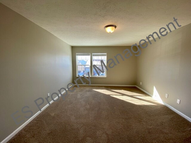 Building Photo - Beautiful 4 bedroom, 2.5 bathroom home in Ingalls- Prairie Hollow Community